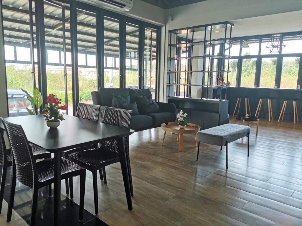 J2 Residence Csiangraj Kültér fotó
